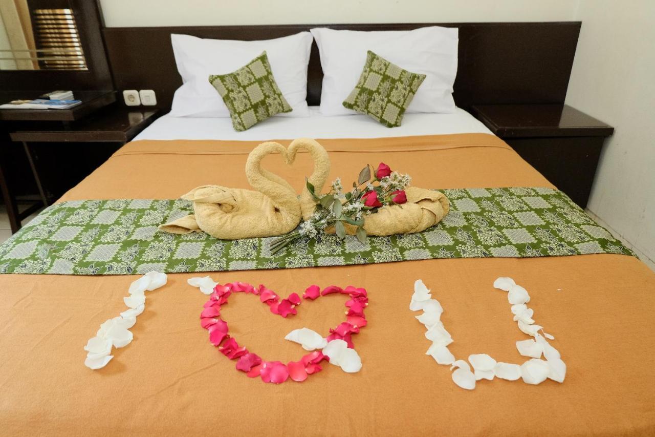 Hotel The Kirana Purnama Semarang Esterno foto