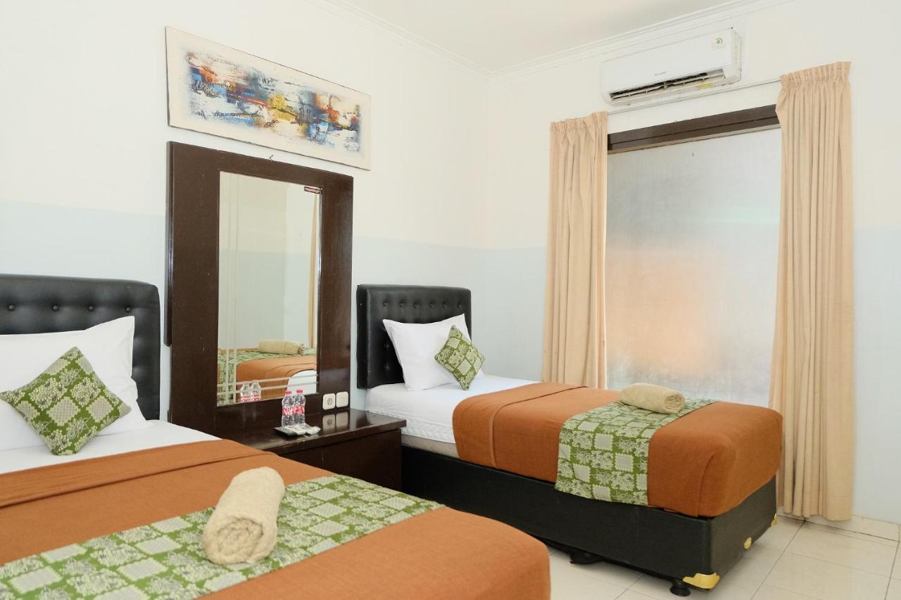 Hotel The Kirana Purnama Semarang Esterno foto